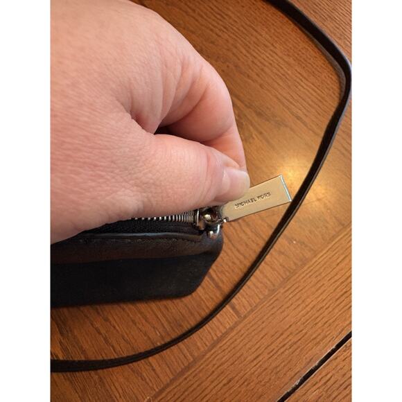 Michael Bag Jet Set Travel Medium Dome Crossbody Bag Purse Black Chain EUC - Picture 6 of 8